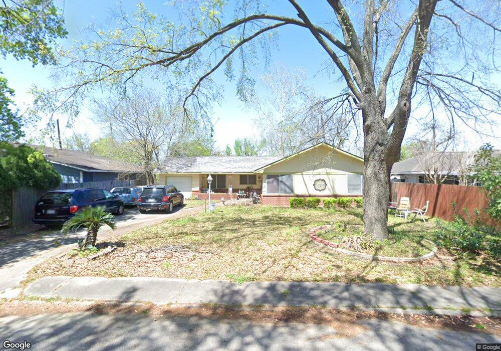 8566 Hiridge St, Houston, TX 77055 - photo 1