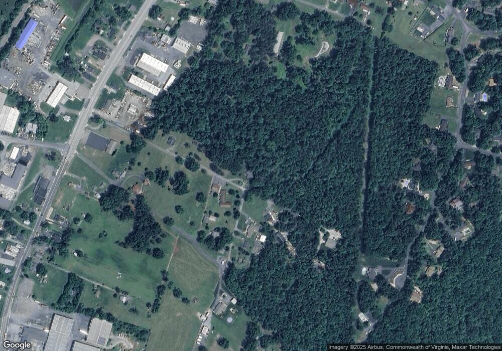 82 Linwood Ln, Waynesboro, VA 22980 - photo 1