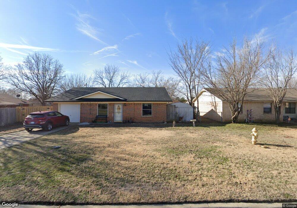 112 E B Ave, Cache, OK 73527 - photo 1
