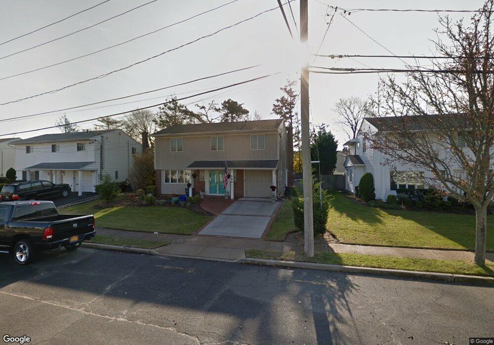 980 Middle Bay Dr, Baldwin, NY 11510 - photo 1