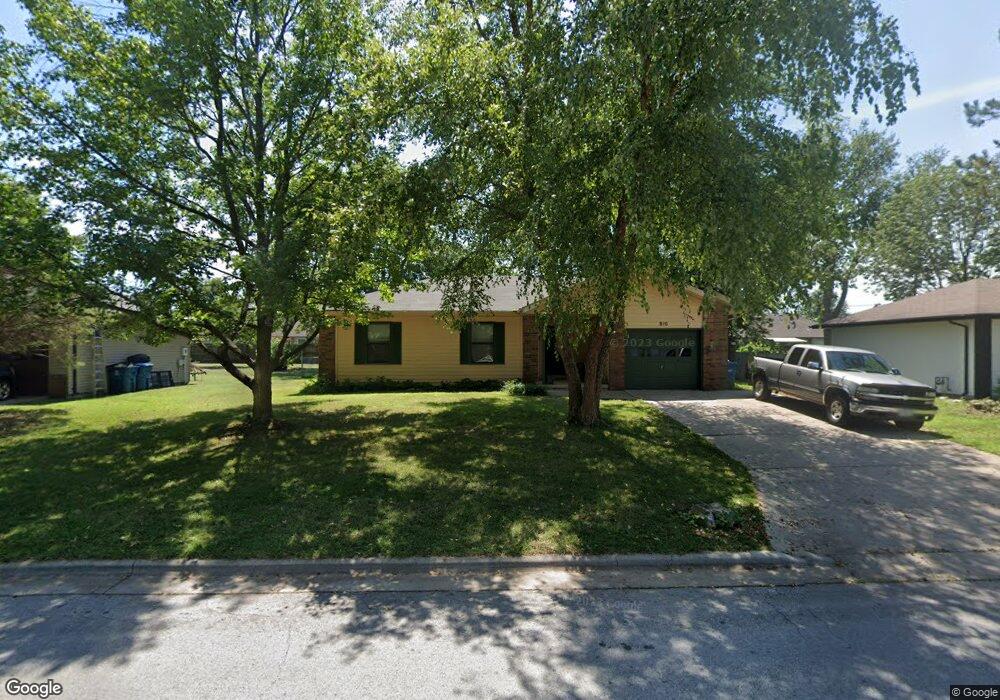 810 E Scott Wayne Dr, Nixa, MO 65714 - photo 1