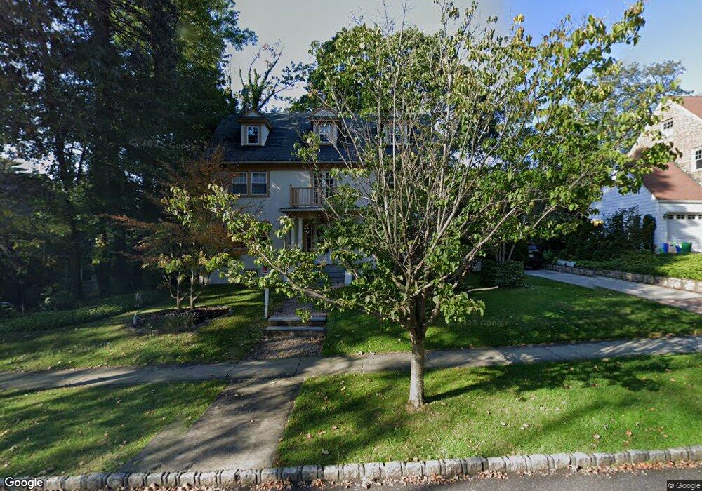 159 Hill Park Ave, Great Neck, NY 11021 - photo 1