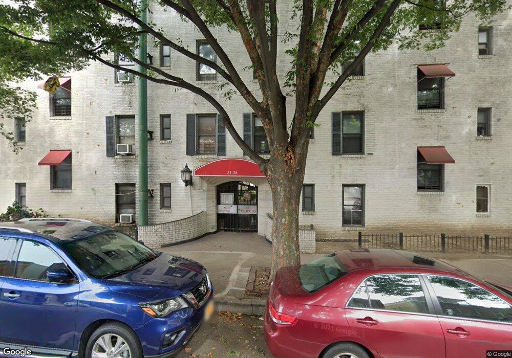 21-28 35 Th St unit 2-A, New York City, NY 11105 - photo 1