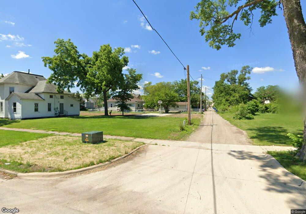 214 4th St NW, Cedar Rapids, IA 52405 - photo 1