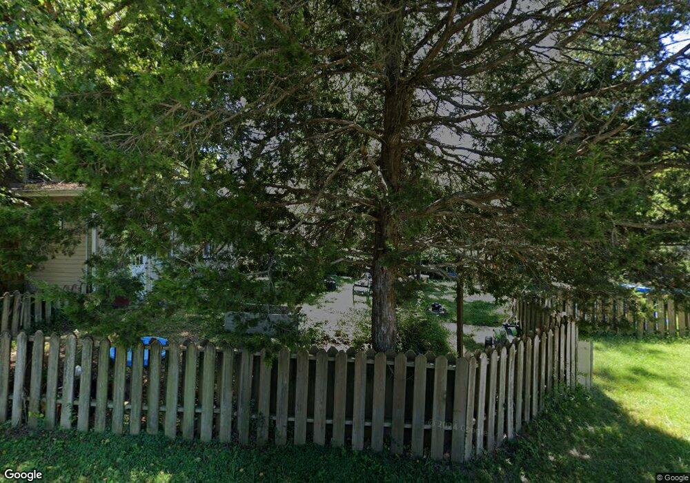 1401 Delmar St, Harrisburg, IL 62946 - photo 1