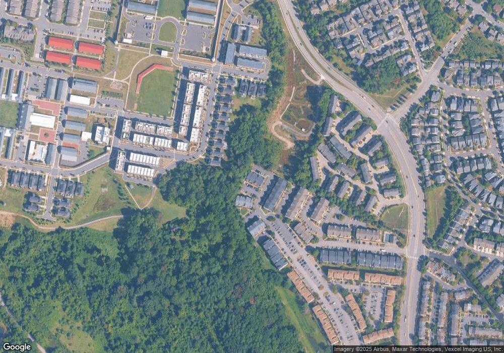 9198 Cardinal Forest Ln, Lorton, VA 22079 - photo 1