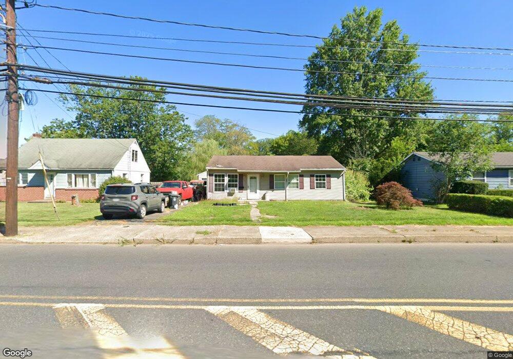 713 E Broad St, Quakertown, PA 18951 - photo 1