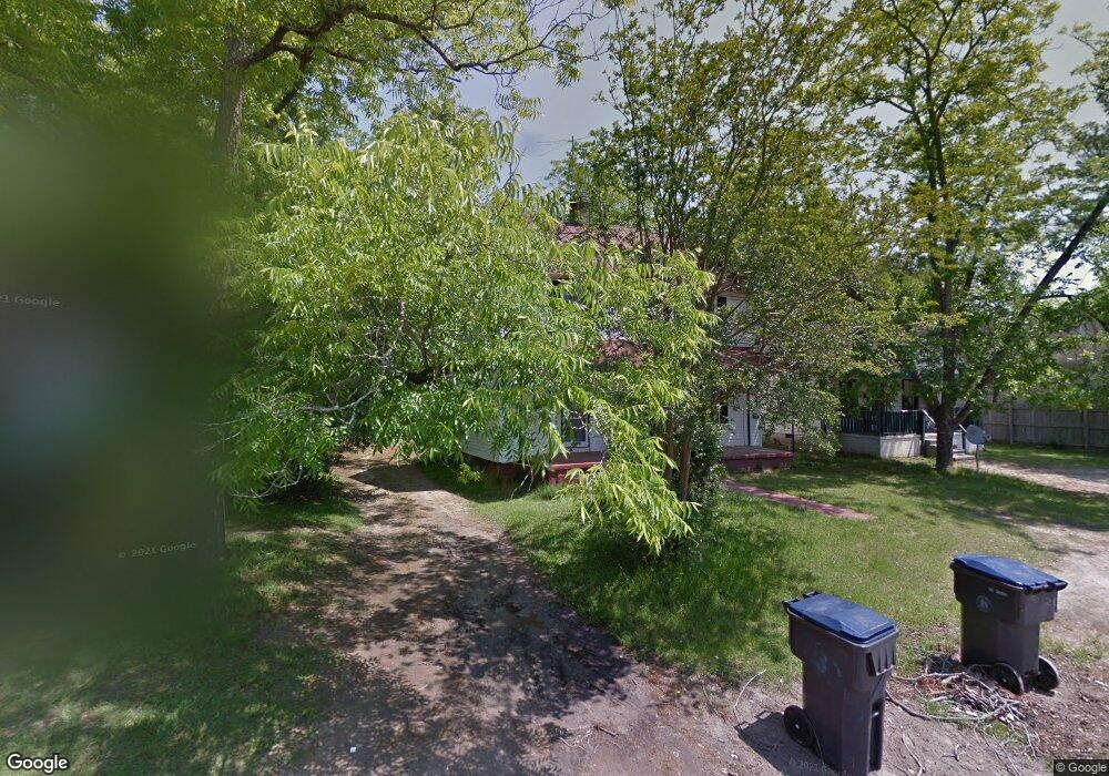 707 W Altamaha St, Fitzgerald, GA 31750 - photo 1