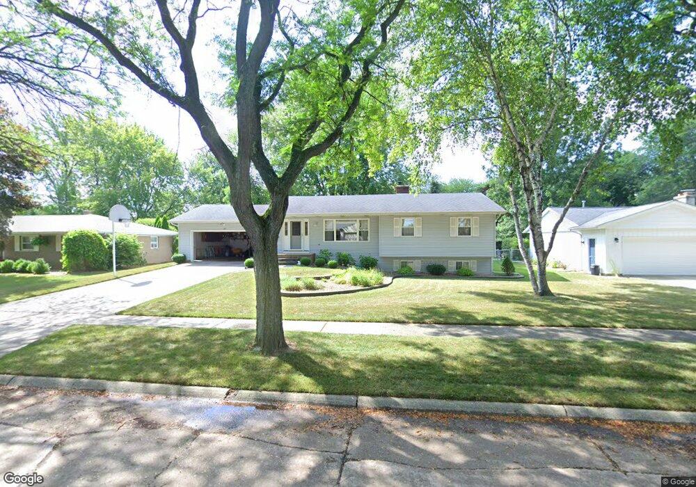 433 Sunburst Dr, Frankenmuth, MI 48734 - photo 1