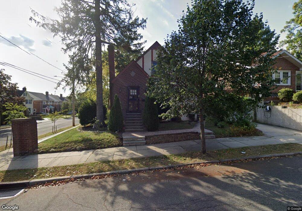 82 Mayfair Ave unit 1, Floral Park, NY 11001 - photo 1