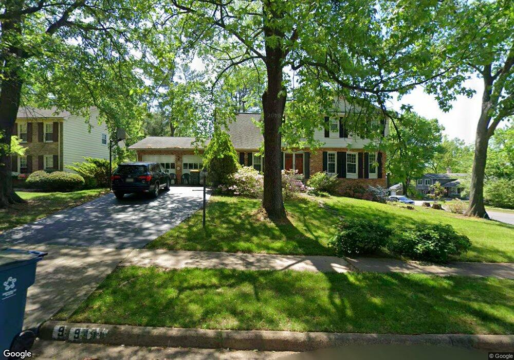 9031 Ashmeade Dr, Fairfax, VA 22032 - photo 1