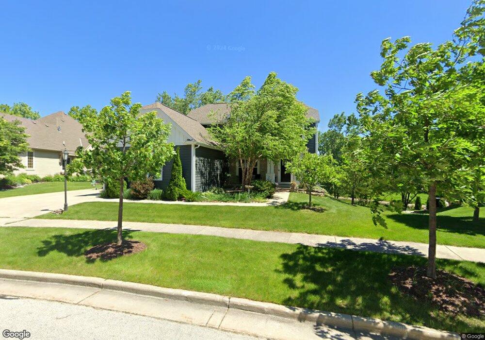 624 Sanctuary Ln, Delafield, WI 53018 - photo 1