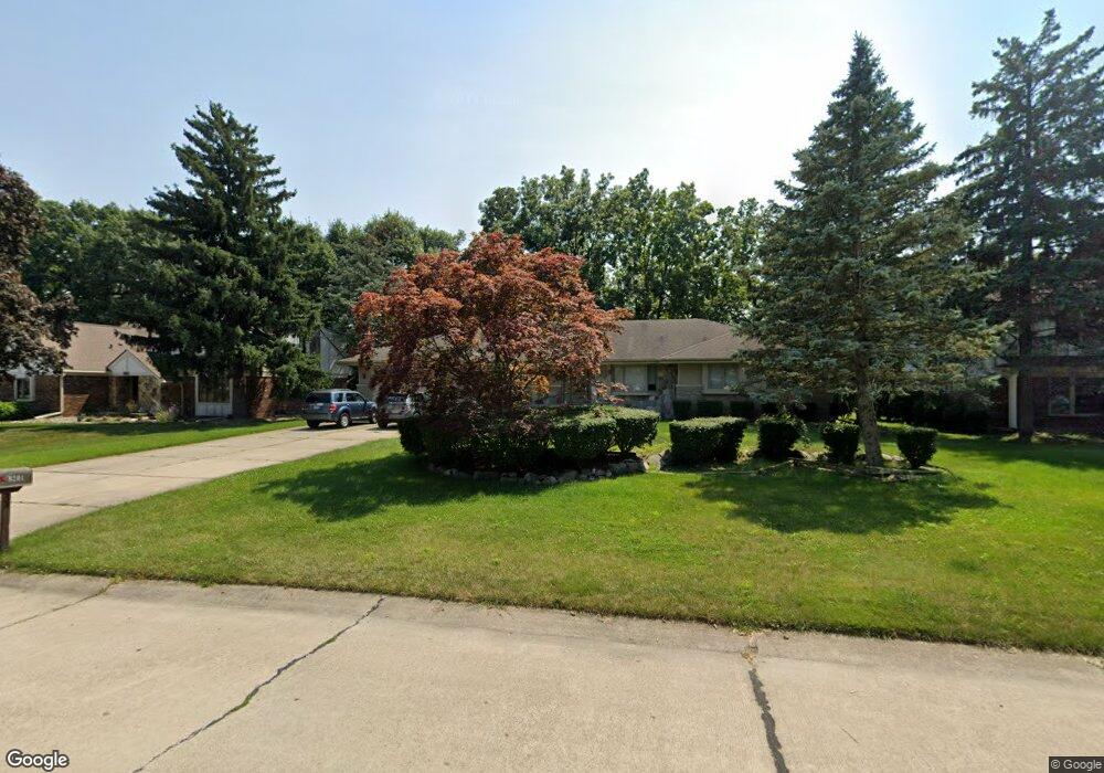 8201 Sarah Ct, Grosse Ile, MI 48138 - photo 1