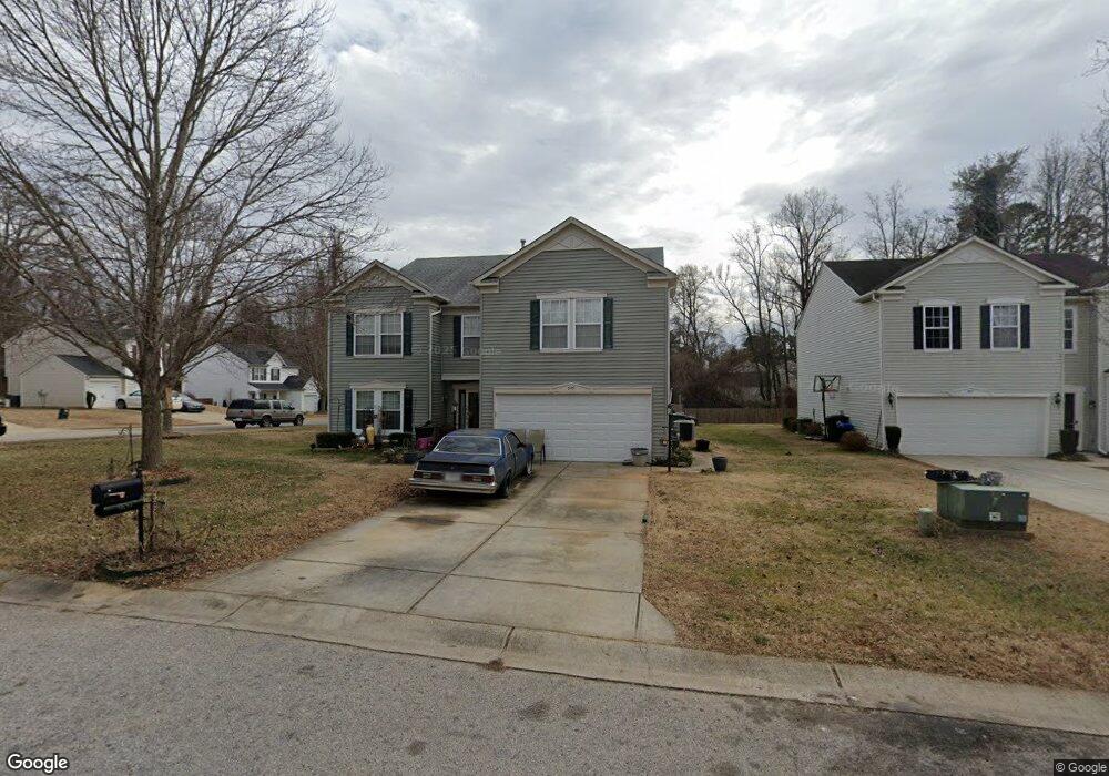 909 Capetown Ln, Clover, SC 29710 - photo 1