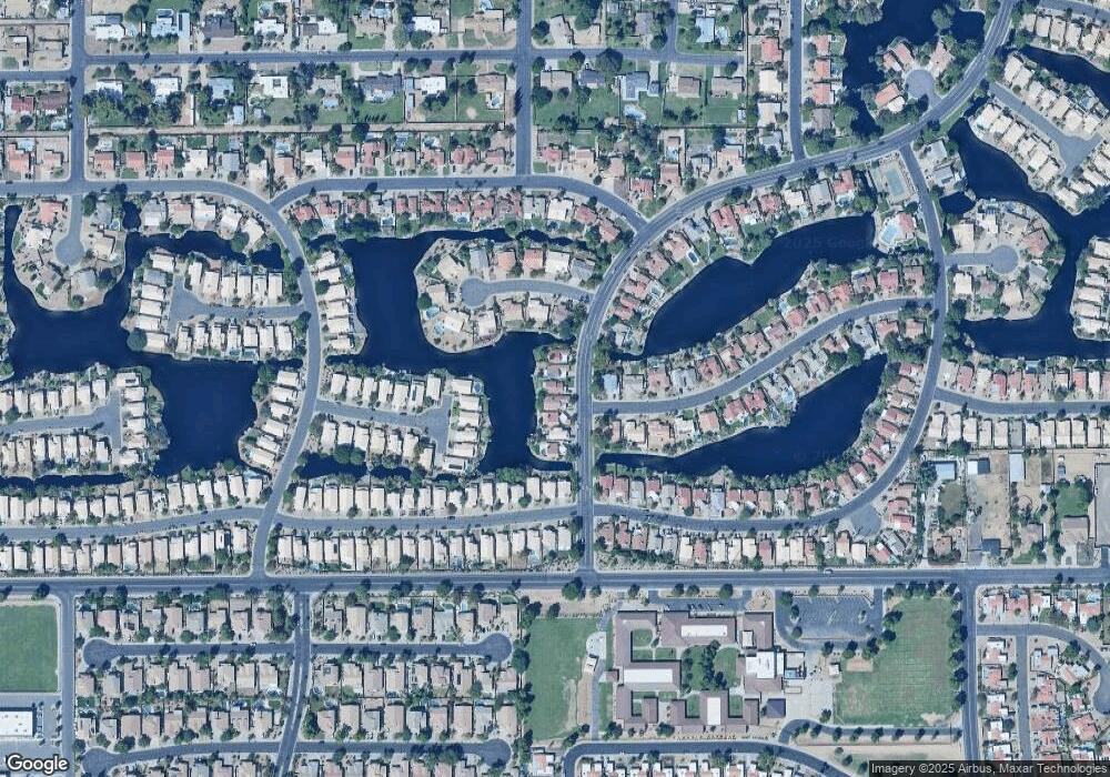 238 S Lakeview Blvd, Chandler, AZ 85225 - photo 1