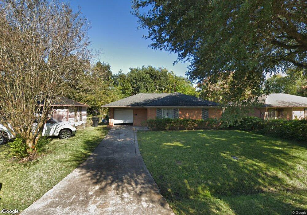 719 E 43rd St, Houston, TX 77022 - photo 1