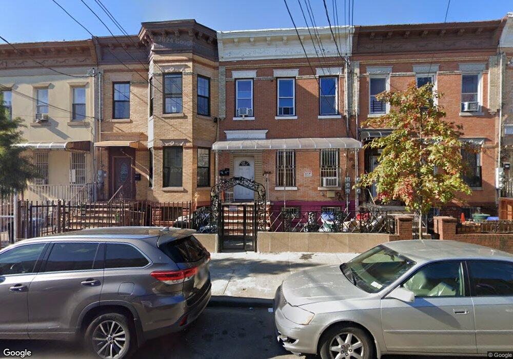 104-30 164th St, Jamaica, NY 11433 - photo 1