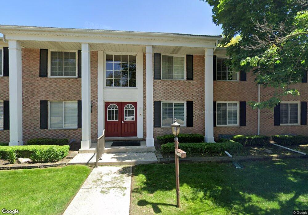 2425 Mulberry Square, Bloomfield Hills, MI 48302 - photo 1