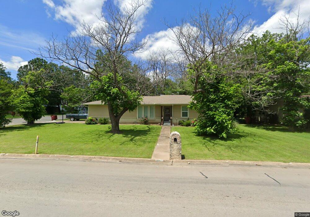 304 W Russell Ave, Bonham, TX 75418 - photo 1