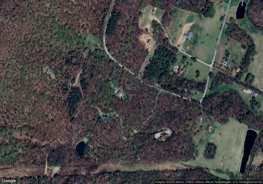 1483 Quaint Acres Ln, Berkeley Springs, WV 25411 - photo 1