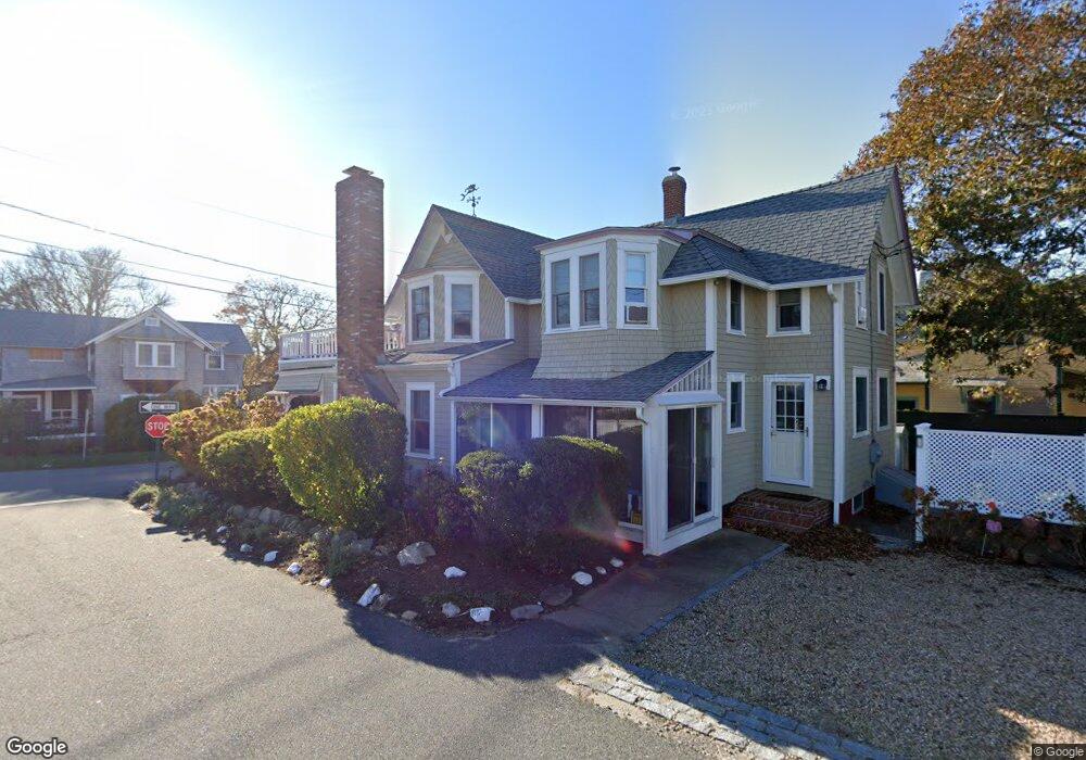 31 Narragansett Ave, Oak Bluffs, MA 02557 - photo 1