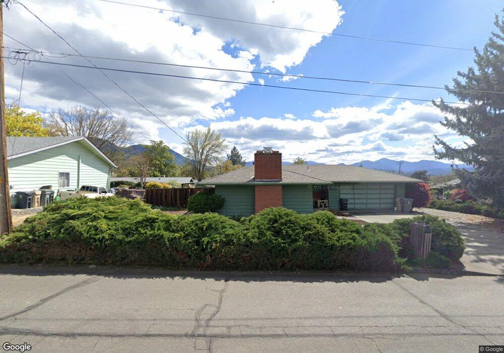 1411 NE Olson Dr, Grants Pass, OR 97526 - photo 1