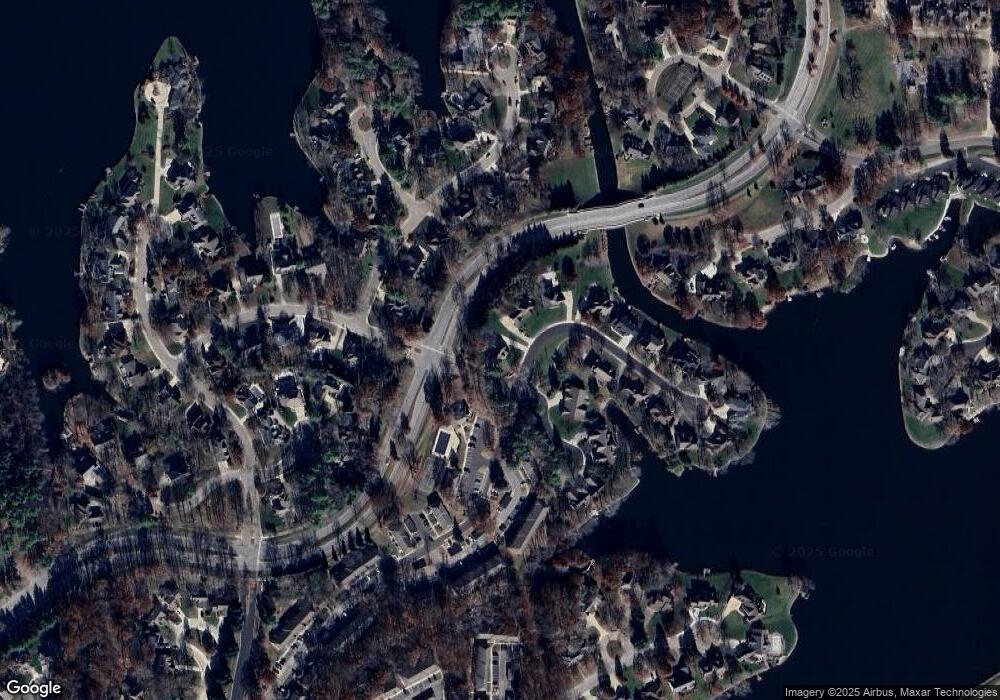 4830 Stonebridge Ct, Columbus, IN 47201 - photo 1