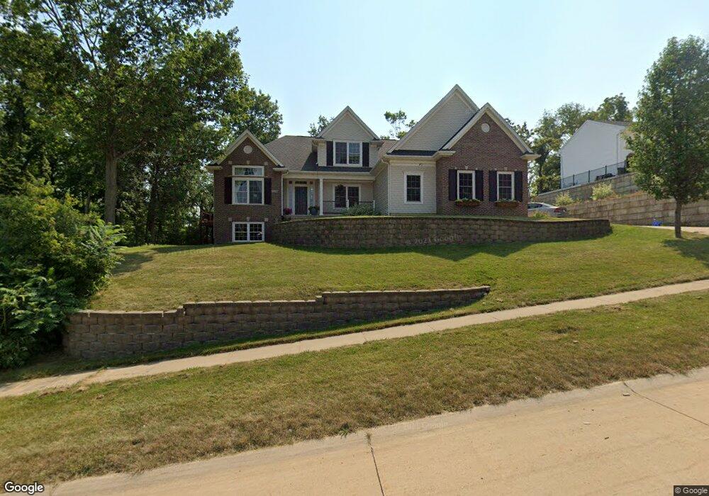 1805 Aaron Dr NW, Cedar Rapids, IA 52405 - photo 1