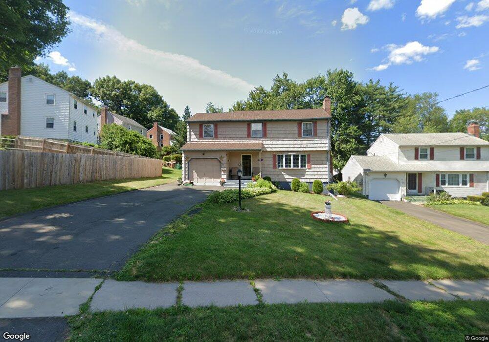 52 Mildred Rd, West Hartford, CT 06107 - photo 1