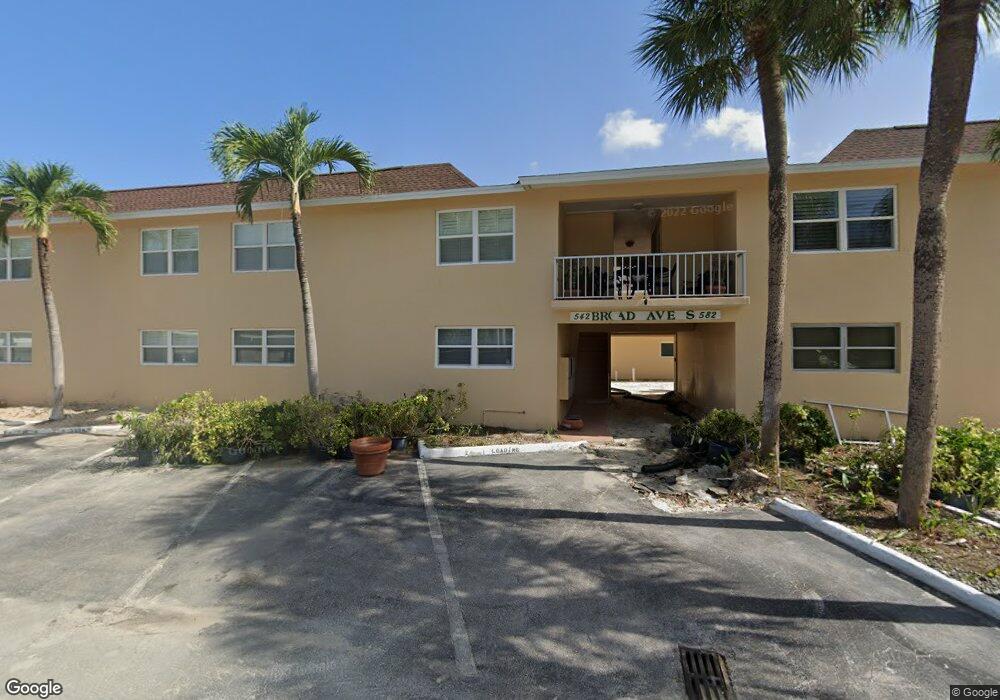 572 Broad Ave S unit 572, Naples, FL 34102 - photo 1
