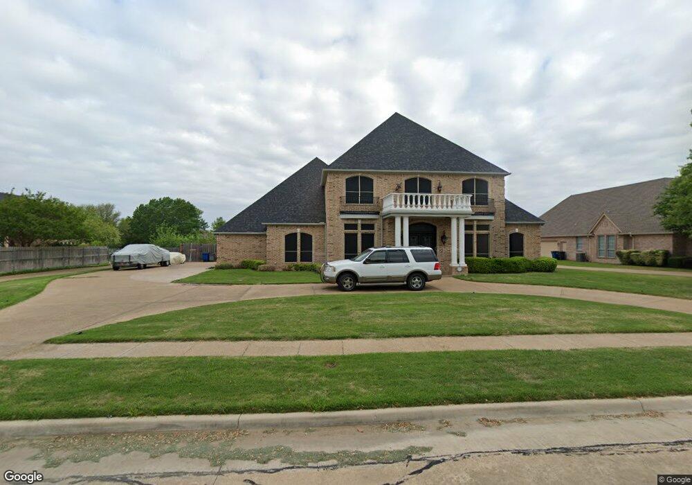 2002 Lakeridge Cir, Ennis, TX 75119 - photo 1