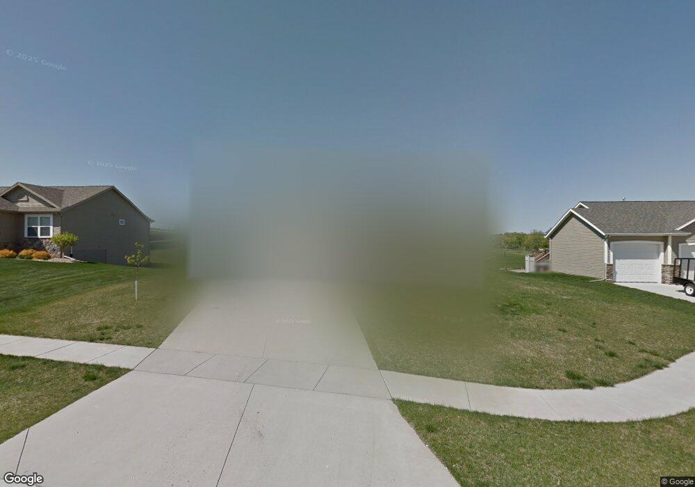 2914 Hillsboro Ct SW, Cedar Rapids, IA 52404 - photo 1