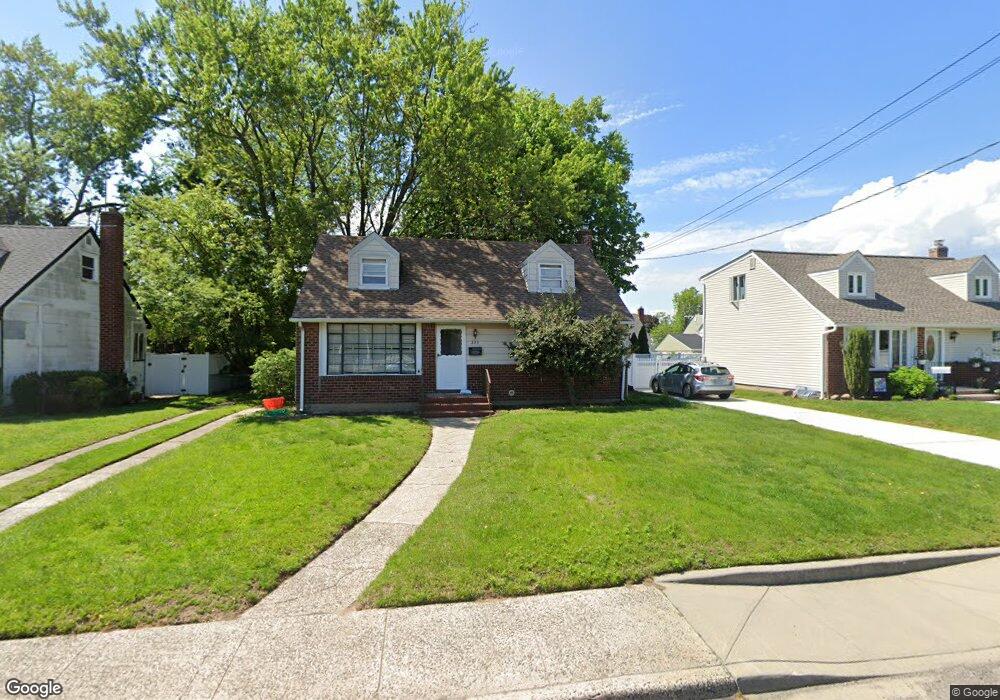 233 Courthouse Rd, Franklin Square, NY 11010 - photo 1