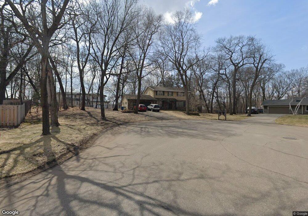 2928 Tonkaha Dr, Wayzata, MN 55391 - photo 1