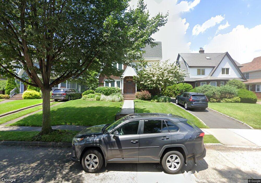 1306 Dickerson Rd, Teaneck, NJ 07666 - photo 1