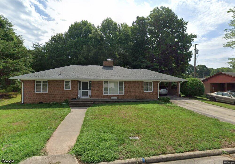 610 Winstead St, Reidsville, NC 27320 - photo 1