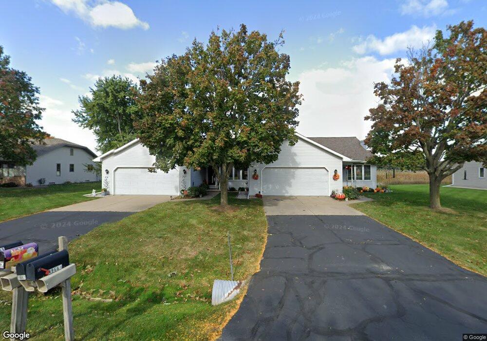 N9665 Emerald Ln, Appleton, WI 54915 - photo 1