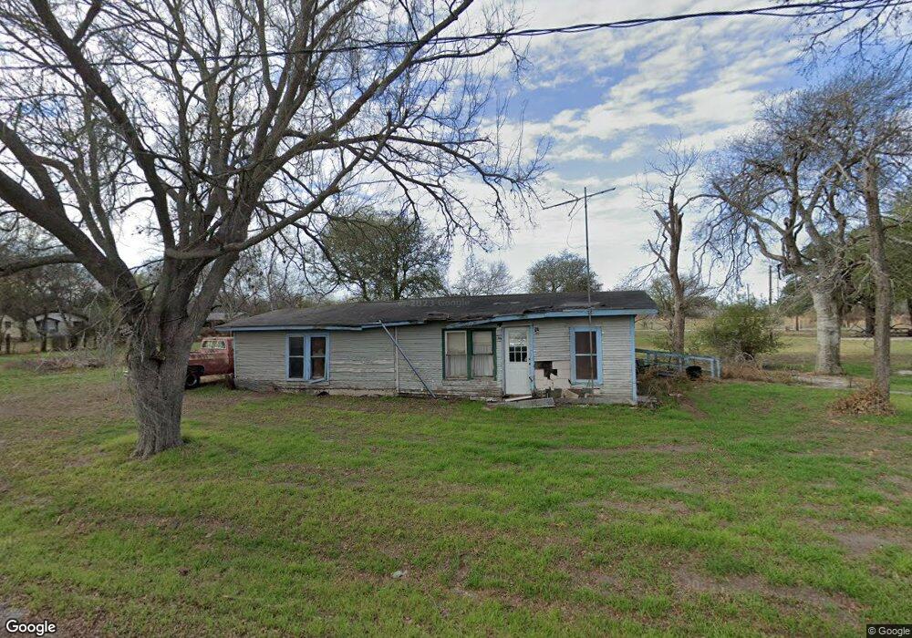128 Papaya St, Beeville, TX 78102 - photo 1