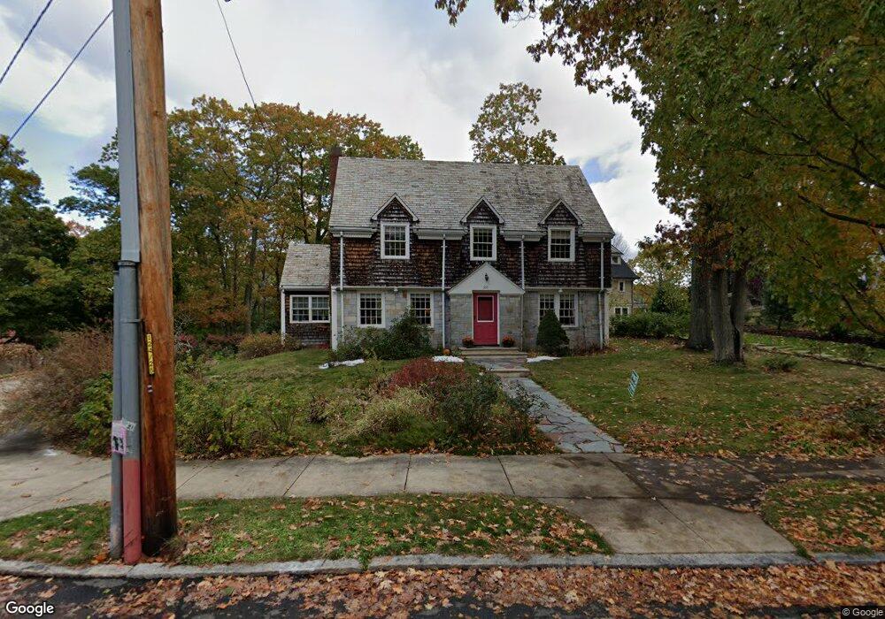 307 Reservoir Rd, Chestnut Hill, MA 02467 - photo 1