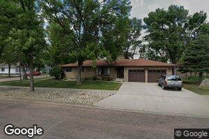 101 E 1st St, Platte, SD 57369
