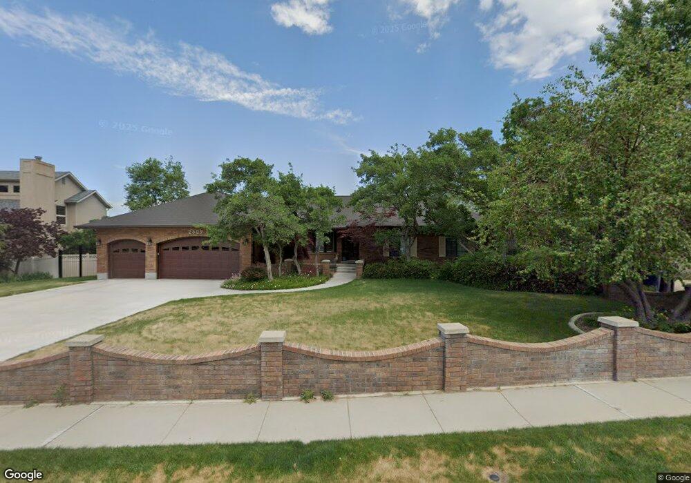 2509 Oak Grove Dr, Sandy, UT 84092 - photo 1
