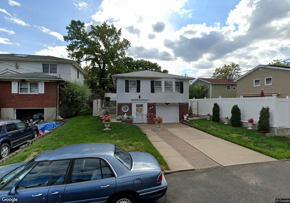 90 Beverly Rd, Staten Island, NY 10305 - photo 1