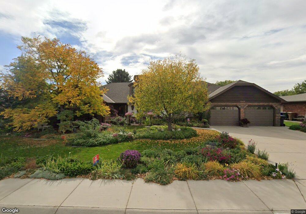 1502 Idlewyld Dr, Scottsbluff, NE 69361 - photo 1