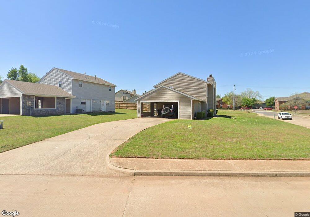 1021 Chartrand Ave, Edmond, OK 73034 - photo 1