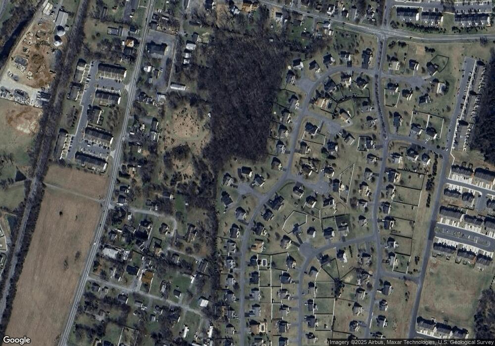 28 Lilburn Dr, Bunker Hill, WV 25413 - photo 1