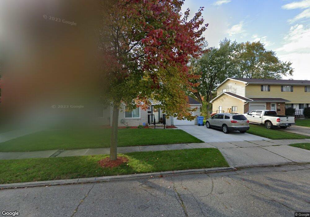 3416 Davidson Dr, Lansing, MI 48910 - photo 1