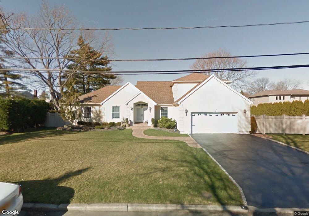 7 Bell Ct, Bellmore, NY 11710 - photo 1