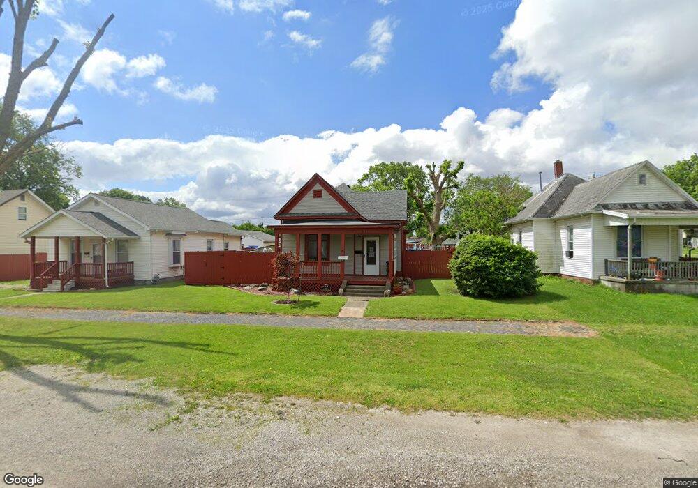 917 Moultrie Ave, Mattoon, IL 61938 - photo 1