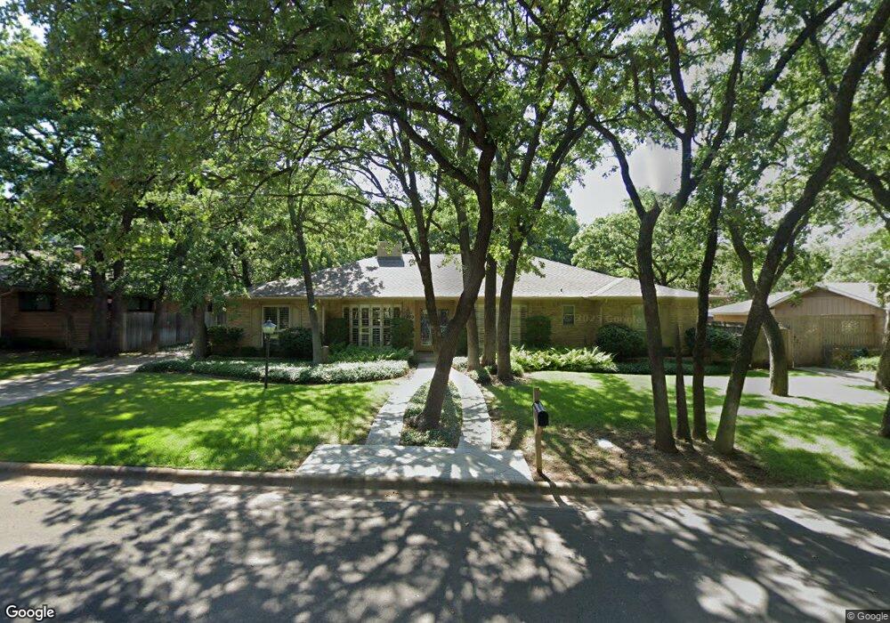 1905 Stonegate Dr, Denton, TX 76205 - photo 1