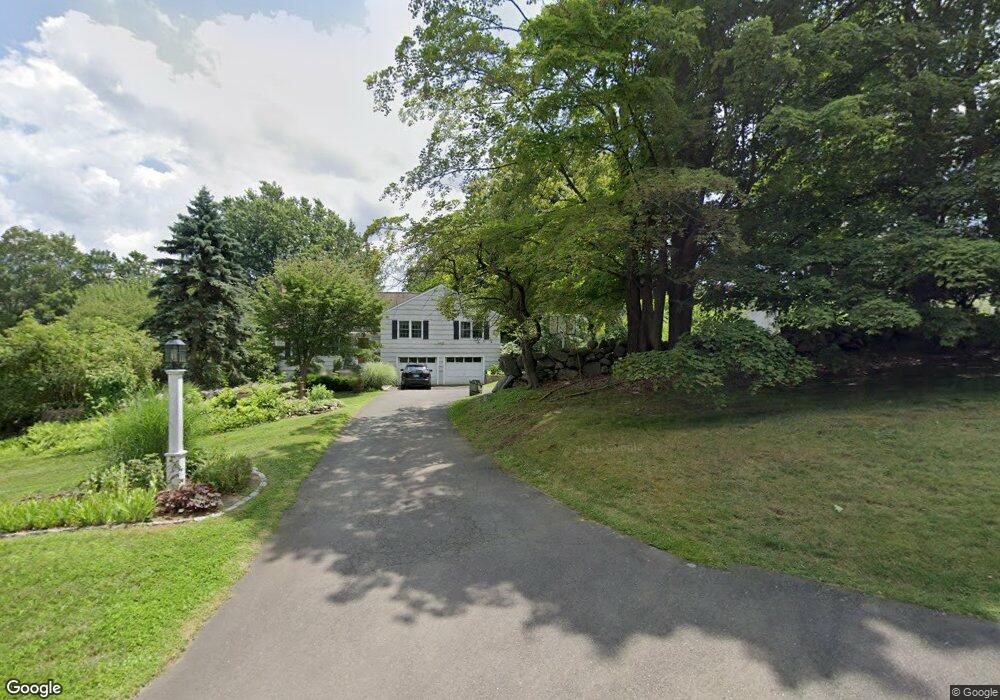 10 Circle Dr E, Ridgefield, CT 06877 - photo 1